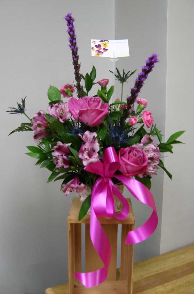 Custom floral arrangements for Mother's Day!